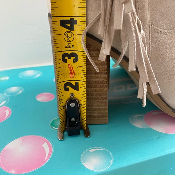 Soda Nelly Beige Fringe Suede Western cowgirl Block Heel Boots Women's Size 7.5 - Picture 8 of 10